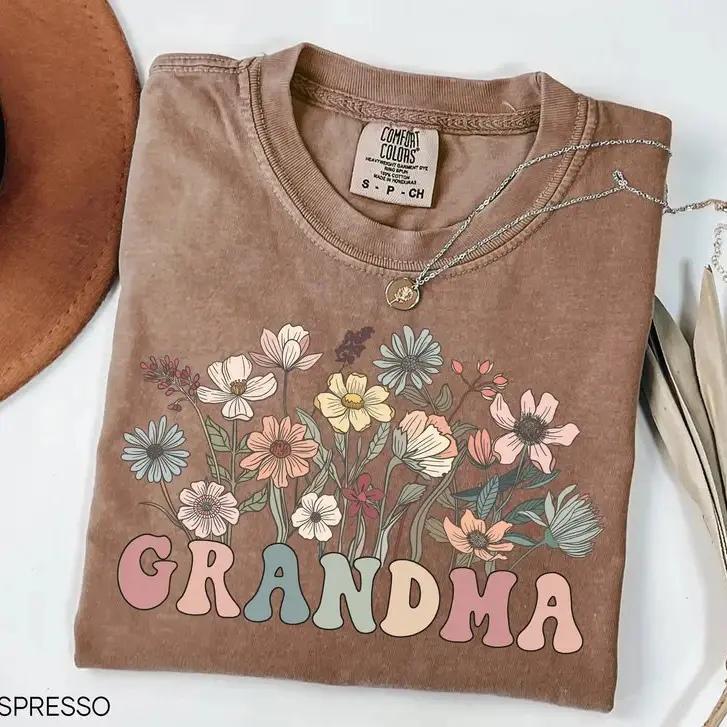 Custom Grandma Wildflower Shirt, Personalized Family Title Tee, Nana Mama Gigi Mimi Grammy Nonna Mother's Day Gift – GRANDMA