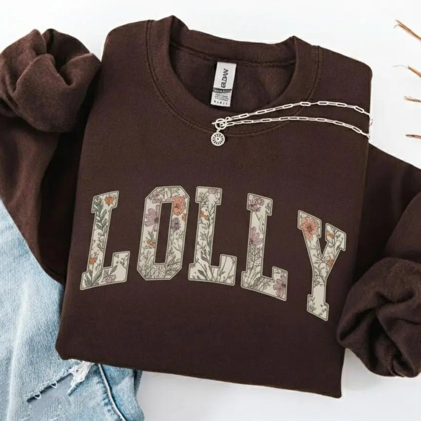 Personalized Grandma Sweatshirt, Floral Grandma Nana Mimi Gigi Auntie Mama Custom Name, Grandparent Christmas Gift for Women, Vintage Floral Varsity Style – LOLLY