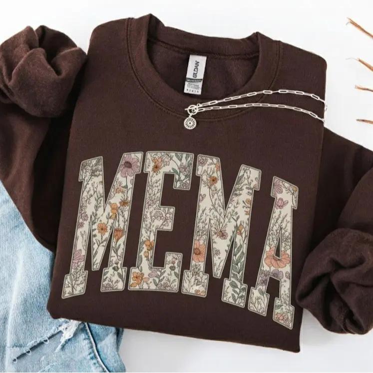 Personalized Grandma Sweatshirt, Floral Grandma Nana Mimi Gigi Auntie Mama Custom Name, Grandparent Christmas Gift for Women, Vintage Floral Varsity Style – MEMA