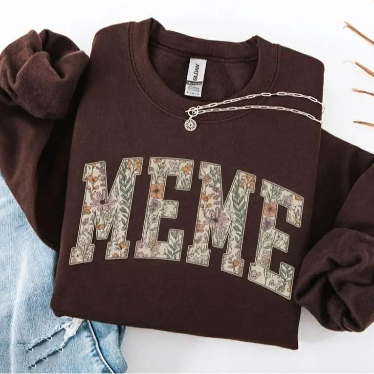 Personalized Grandma Sweatshirt, Floral Grandma Nana Mimi Gigi Auntie Mama Custom Name, Grandparent Christmas Gift for Women, Vintage Floral Varsity Style – MEME