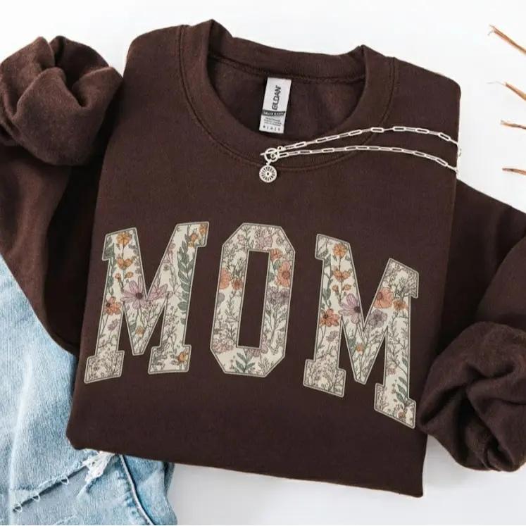 Personalized Grandma Sweatshirt, Floral Grandma Nana Mimi Gigi Auntie Mama Custom Name, Grandparent Christmas Gift for Women, Vintage Floral Varsity Style – MOM