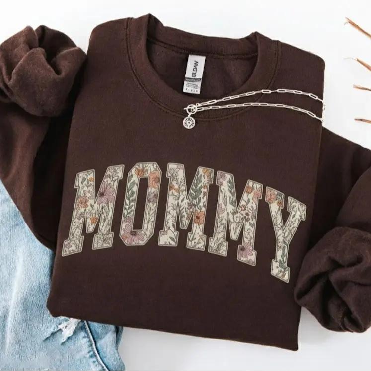 Personalized Grandma Sweatshirt, Floral Grandma Nana Mimi Gigi Auntie Mama Custom Name, Grandparent Christmas Gift for Women, Vintage Floral Varsity Style – MOMMY