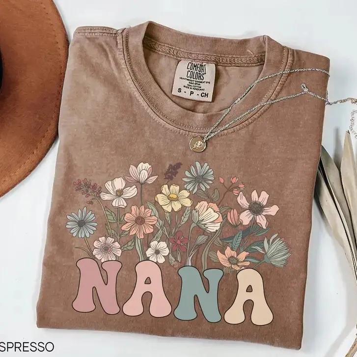 Custom Grandma Wildflower Shirt, Personalized Family Title Tee, Nana Mama Gigi Mimi Grammy Nonna Mother's Day Gift – NANA