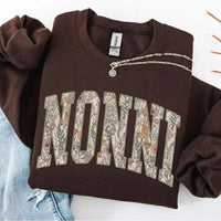 Personalized Grandma Sweatshirt, Floral Grandma Nana Mimi Gigi Auntie Mama Custom Name, Grandparent Christmas Gift for Women, Vintage Floral Varsity Style – NONNI
