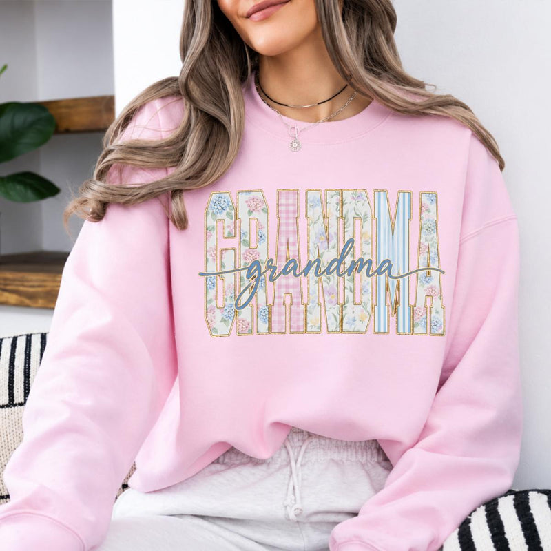 Custom Grandma Sweatshirt, Personalized Floral Nickname for Mimi Gigi Mama Auntie, Mother's Day Gift for Grandma & Mom, Women Pastel Coquette Family Matching