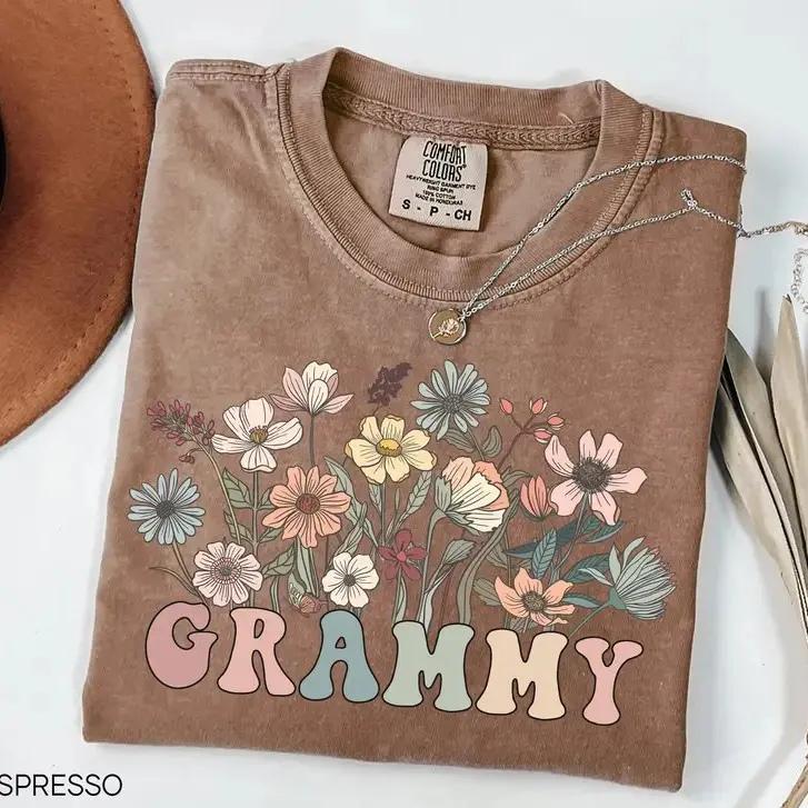 Custom Grandma Wildflower Shirt, Personalized Family Title Tee, Nana Mama Gigi Mimi Grammy Nonna Mother's Day Gift
