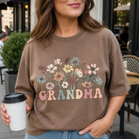 Custom Grandma Wildflower Shirt, Personalized Family Title Tee, Nana Mama Gigi Mimi Grammy Nonna Mother's Day Gift