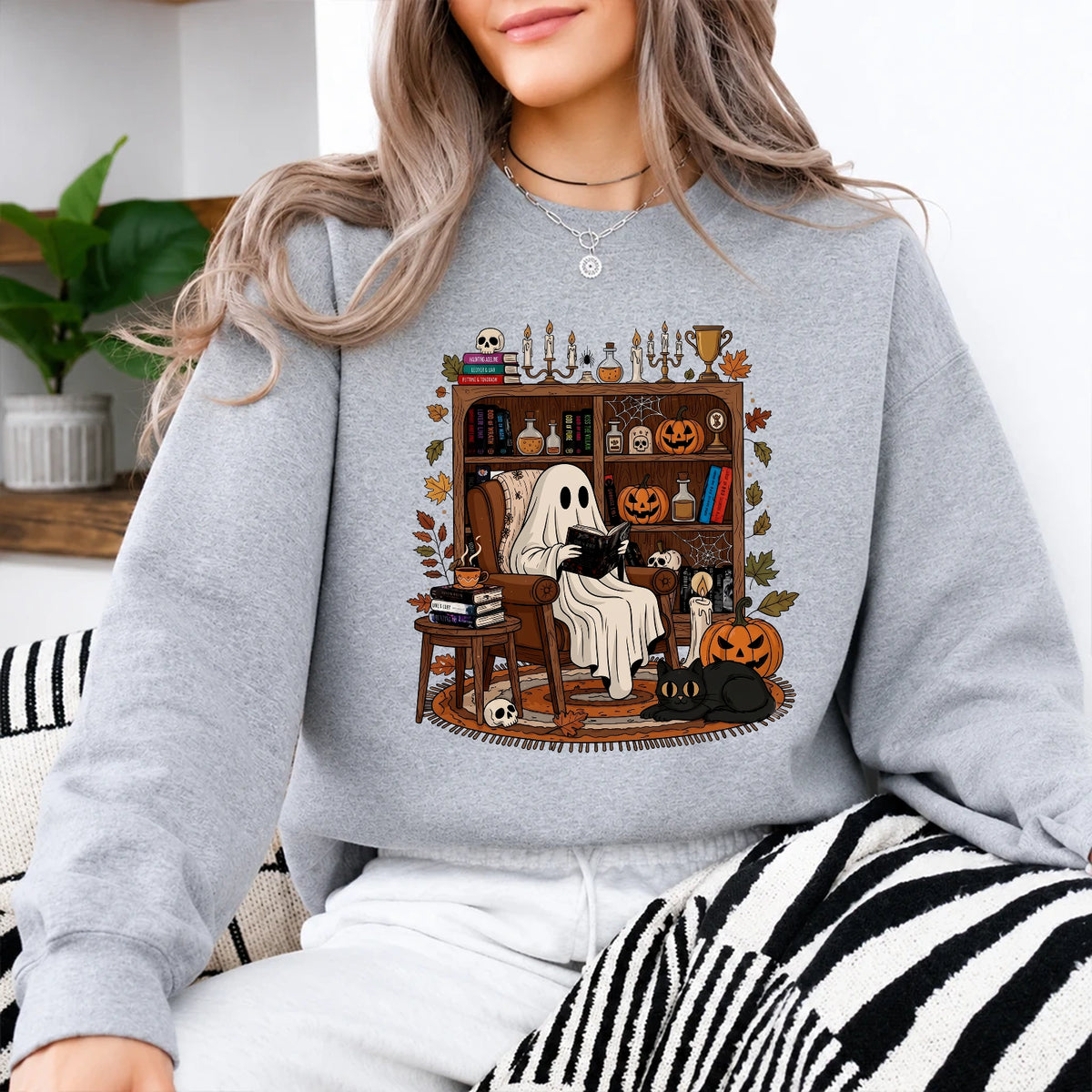 Ghost Reading Halloween Book Lover Sweatshirt Cute Cozy Library Nook Reader Fall Design