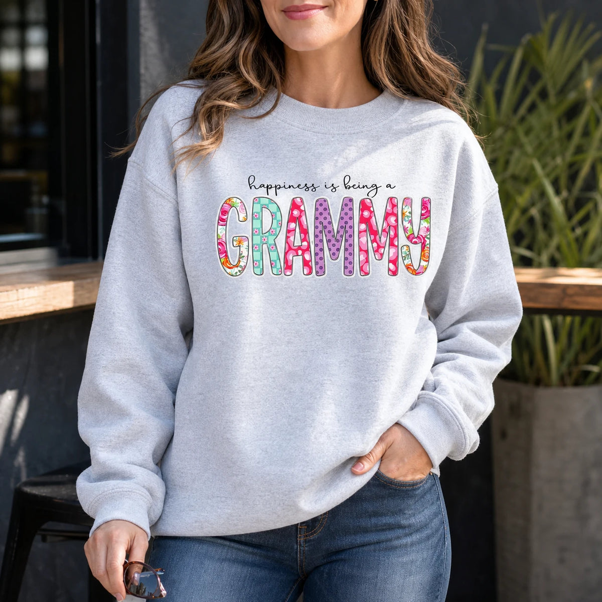 Personalized Grandma Nickname Sweatshirt, Floral Happiness Family Title Crewneck for Grammy Gigi Mimi Mom Aunt Abuela, Mother's Day Birthday Gift