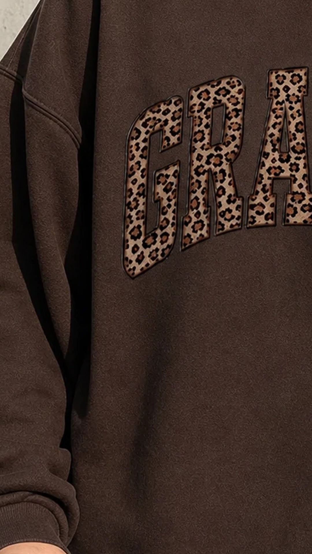 Custom Family Name Sweatshirt, Personalized Mama Grandma Nana Aunt Shirt, Leopard Print Mom Mimi Gigi Lolli Gift for Mother's Day - giftcuztom.com